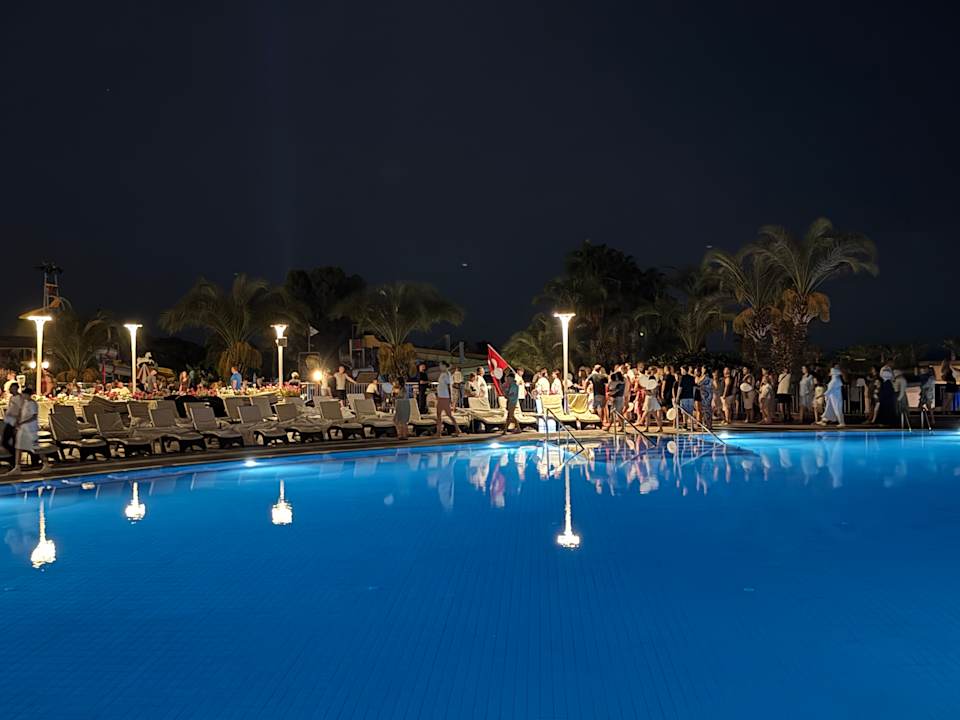 Pool Hotel Turan Prince
