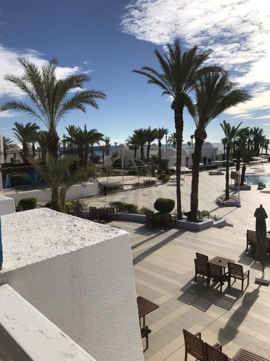 Von der Terrasse des Restaurants auf die Anlage Hotel El Mouradi Djerba Menzel