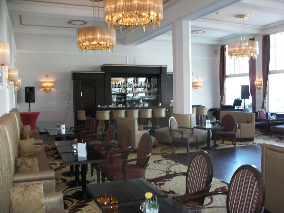 Blick in die Bar Steigenberger Hotel Bad Neuenahr