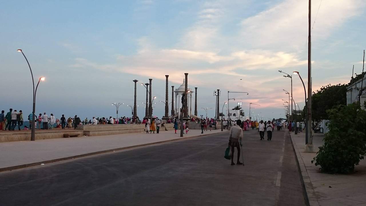 After 6 pm Promenade closed to traffic The Promenade