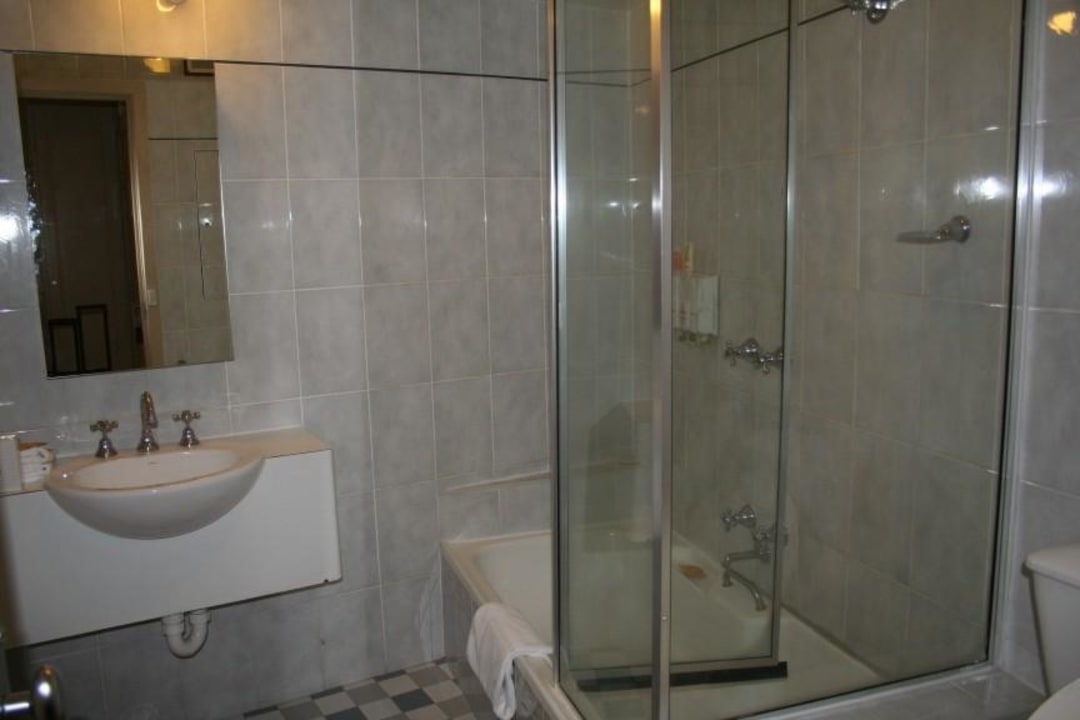 Dusche / WC Hotel Grand Chancellor