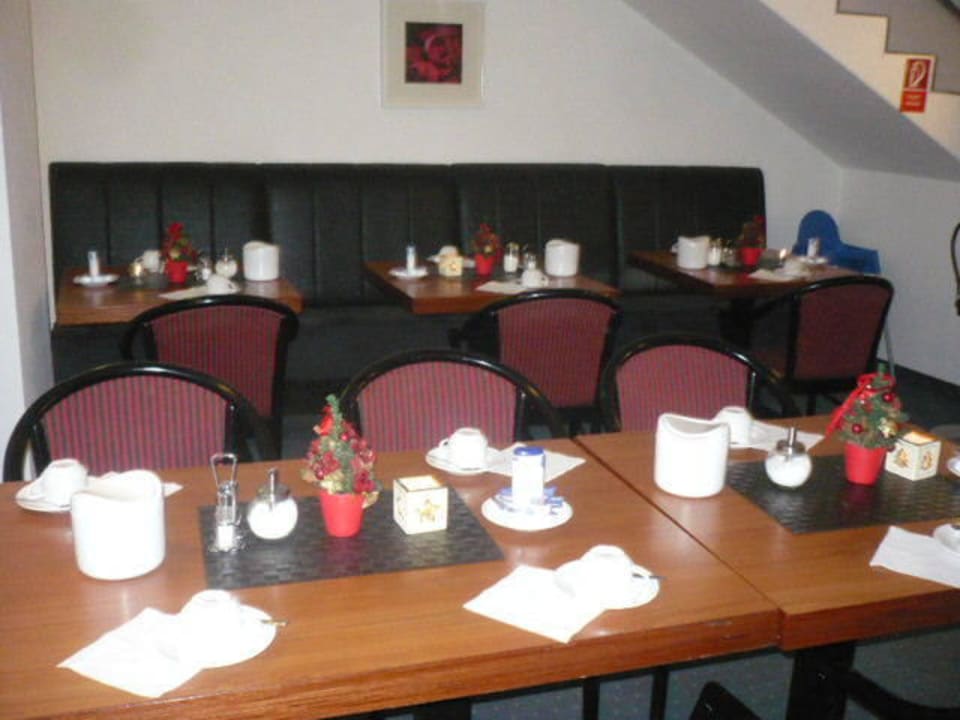 Zum Frühstück Centro Hotel Royal