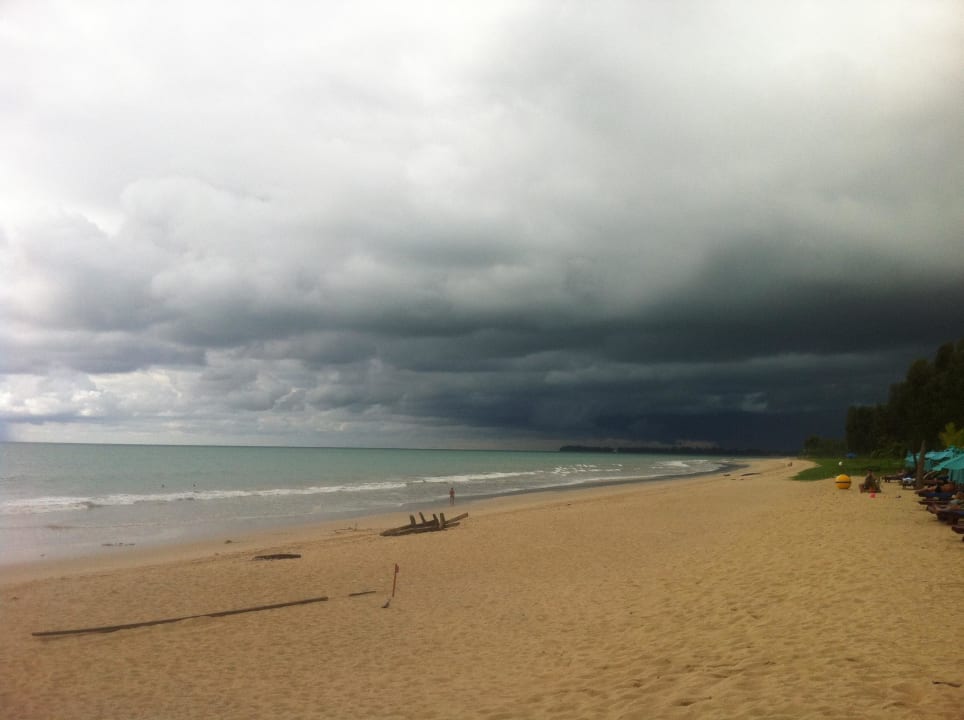 Blick vom Strand rechte Seite Khaolak Orchid Beach Resort