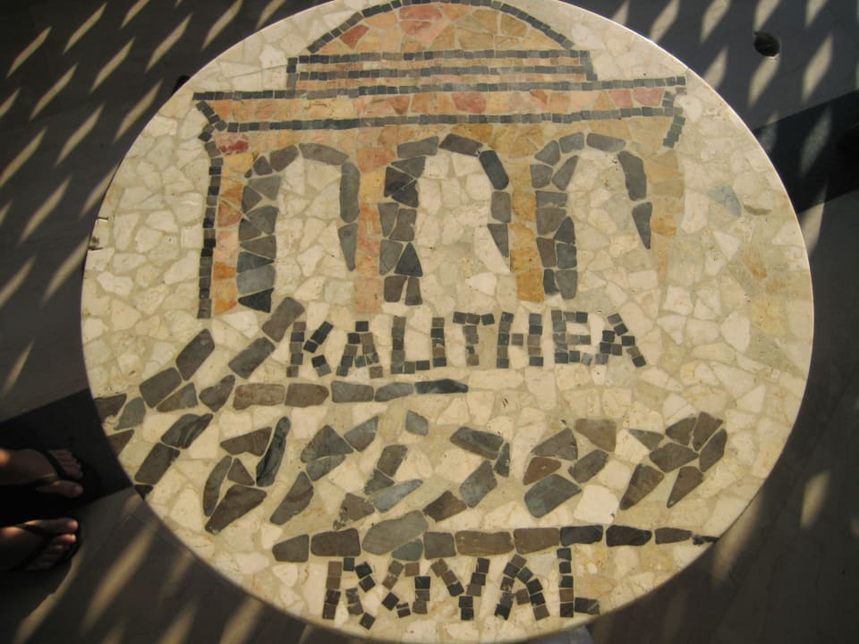 Die Tische der Bar  Hotel Kalithea Horizon Royal