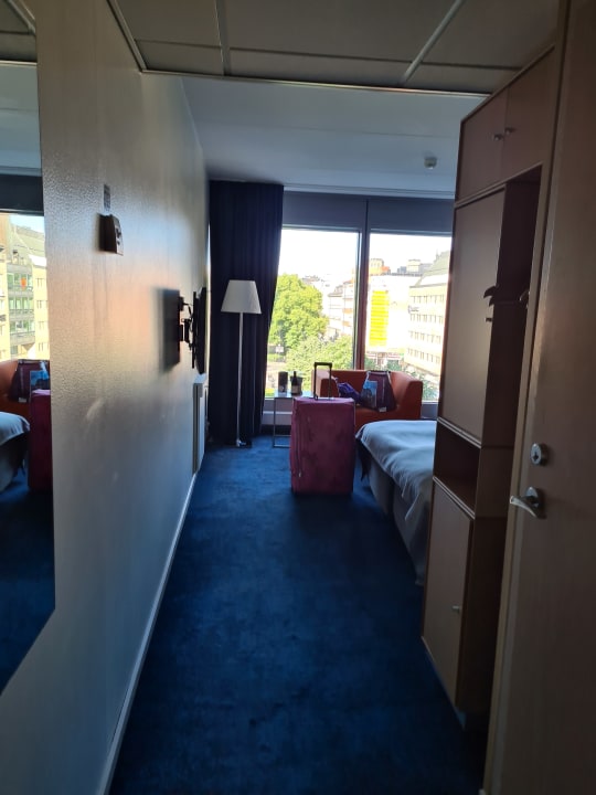 Zimmer Clarion Hotel Sign