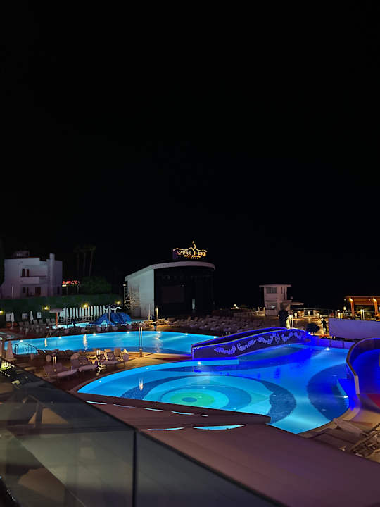 Lobby Azura Deluxe Resort & Spa Hotel