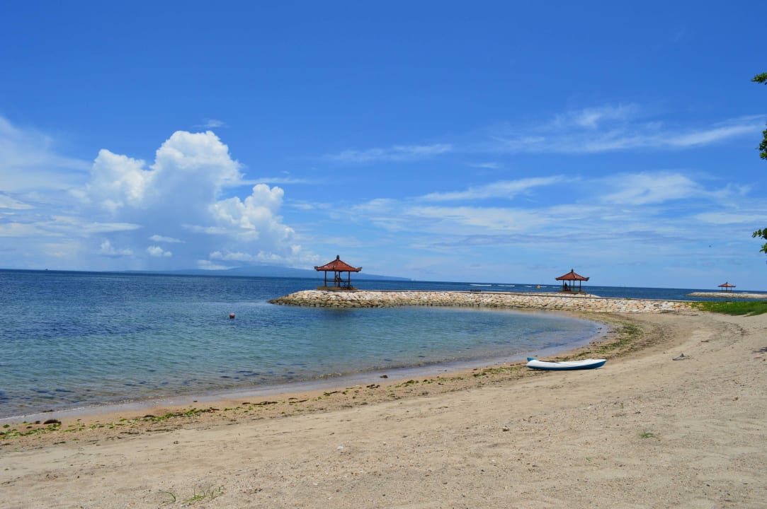 Strand vor dem Hotel Villa Shanti Beach