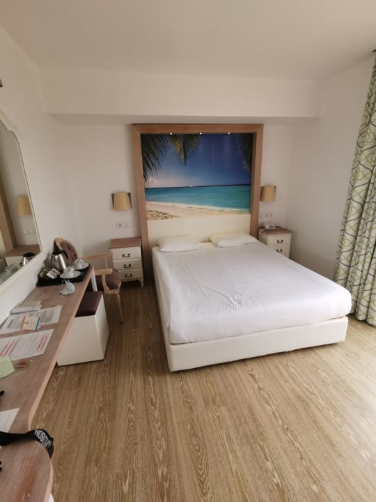 Zimmer Iz Flower Side Beach Hotel
