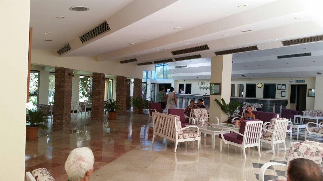 Lobby Asteria Collection Side