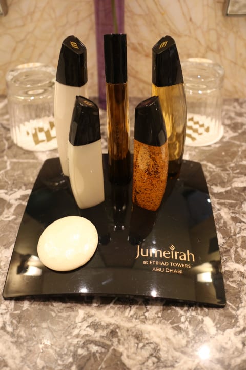 Badartikel Conrad Abu Dhabi Etihad Towers