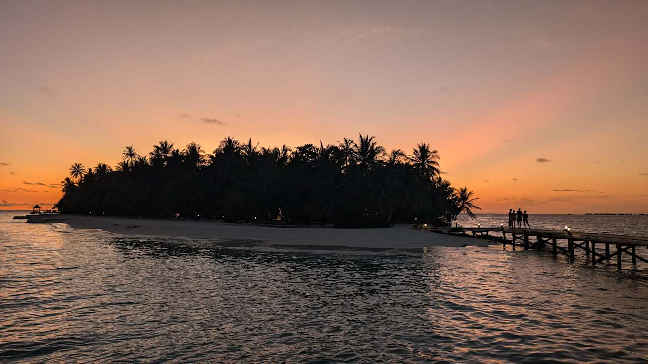 Strand Vilamendhoo Island Resort & Spa