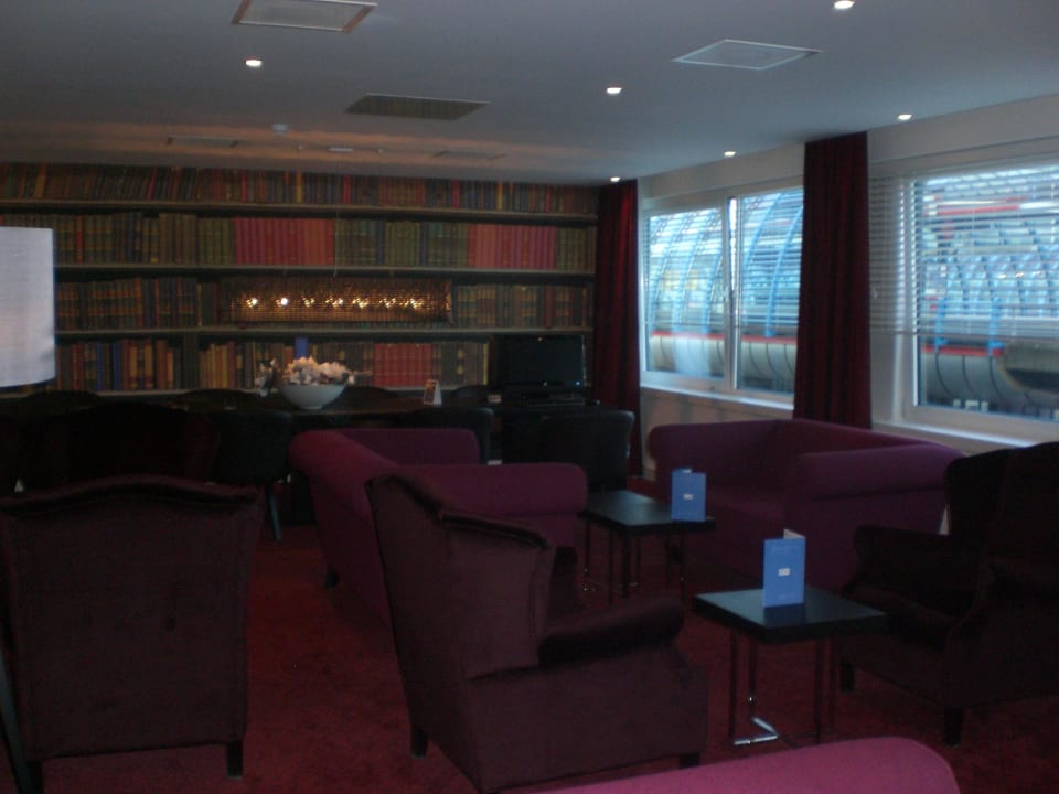 Lobby Holiday Inn Express Amsterdam - Sloterdijk Station