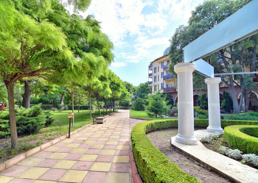 Gartenanlage Hotel Estreya Palace & Residence