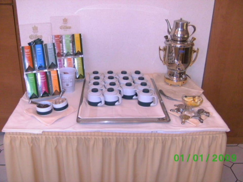 Frühstücksbuffet / Restaurant Hotel Apollo