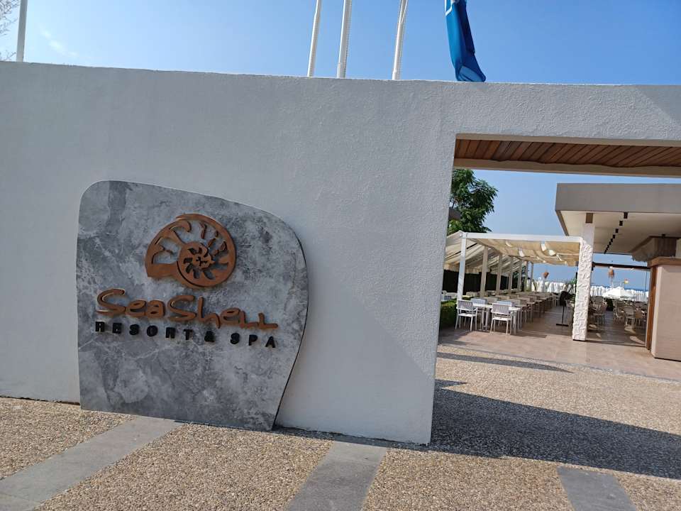 Strand Seashell Resort