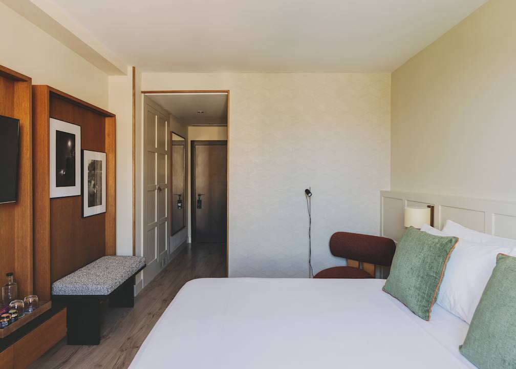 Zimmer Gallery  Hotel