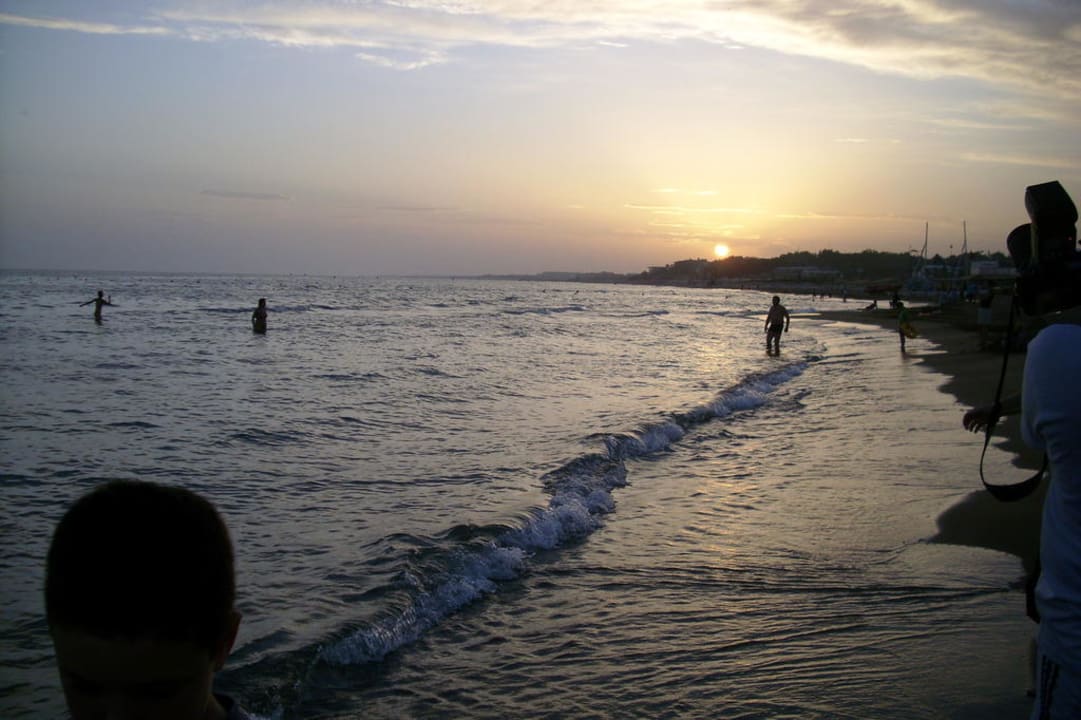 Abends am Strand Grand Seker Hotel