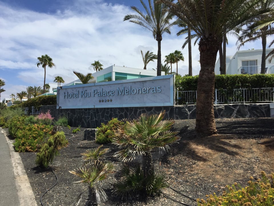 Von der Strandpromenade Hotel Riu Palace Meloneras