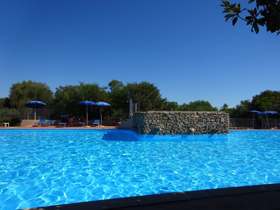 Pool Colonna Beach Hotel