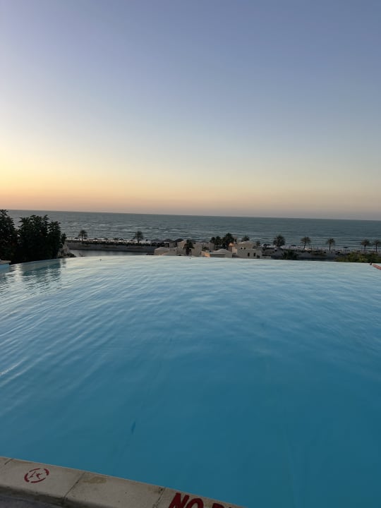 Pool The Cove Rotana Resort