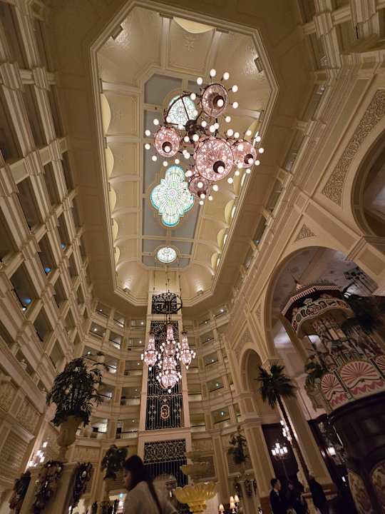 Lobby Tokyo Disneyland Hotel