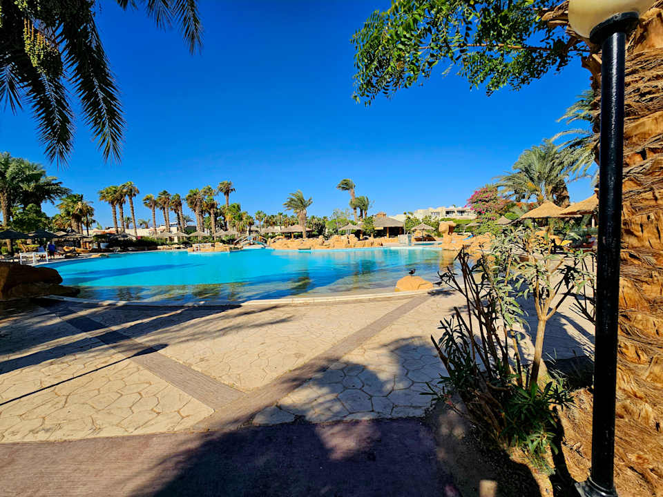 Pool Lotus Bay Beach Resort