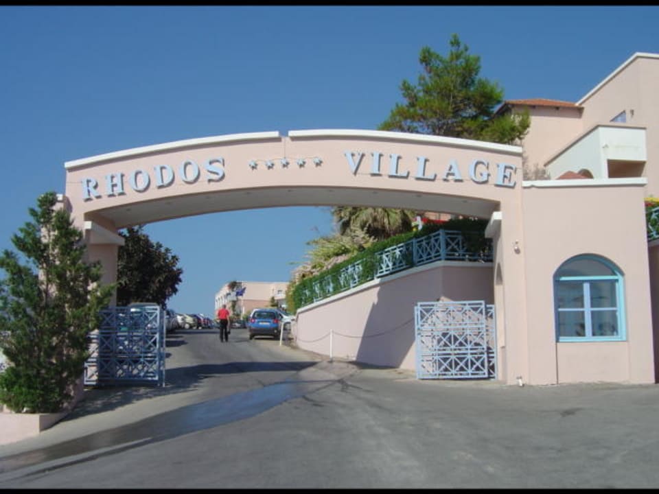 Einfahrt in das "Dorf" Mitsis Rodos Village