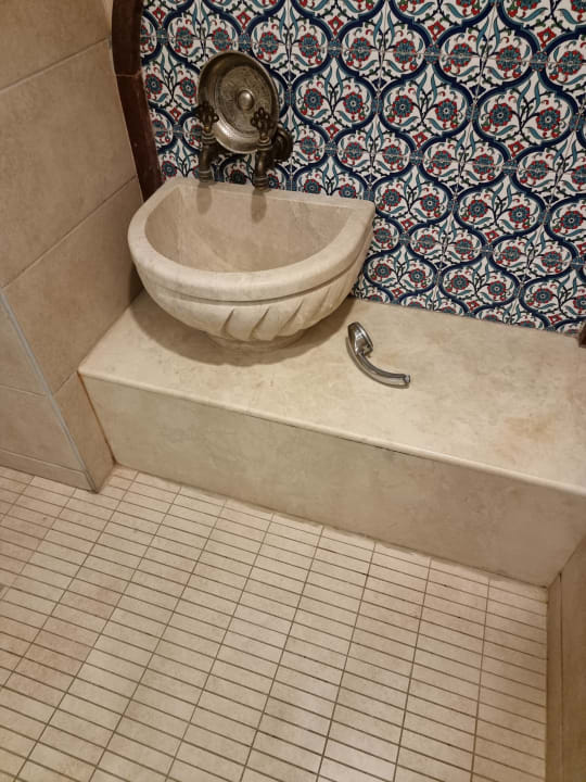 Zimmer Well Palace Side