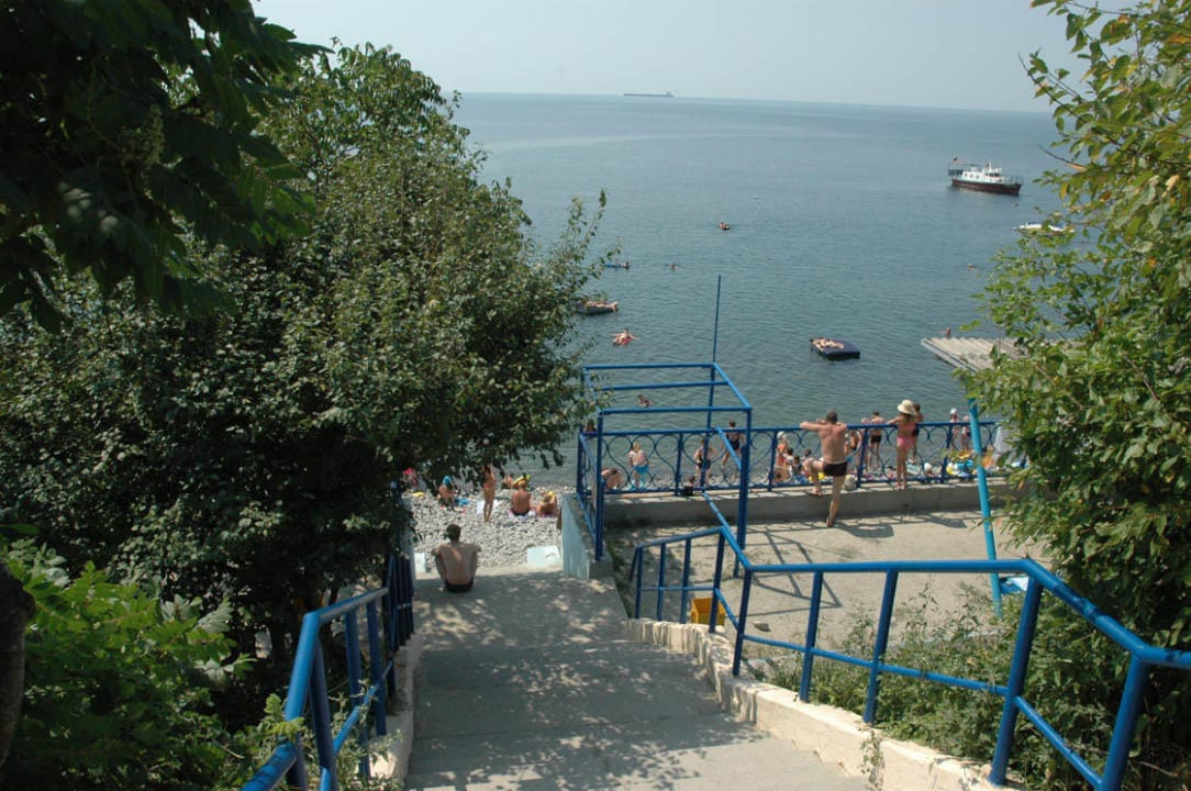 Пляж Holiday Village Sadko / База отдыха Садко