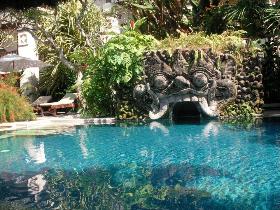 Der Club-Room-Pool Puri Santrian