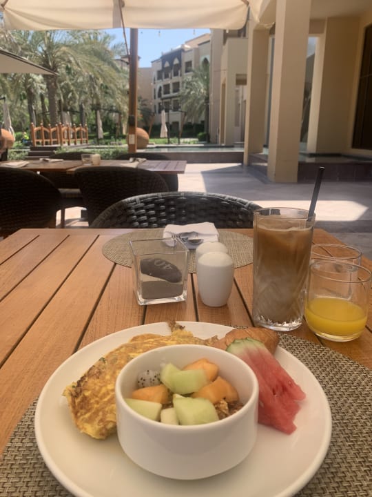 Gastro Saadiyat Rotana Resort &  Villas