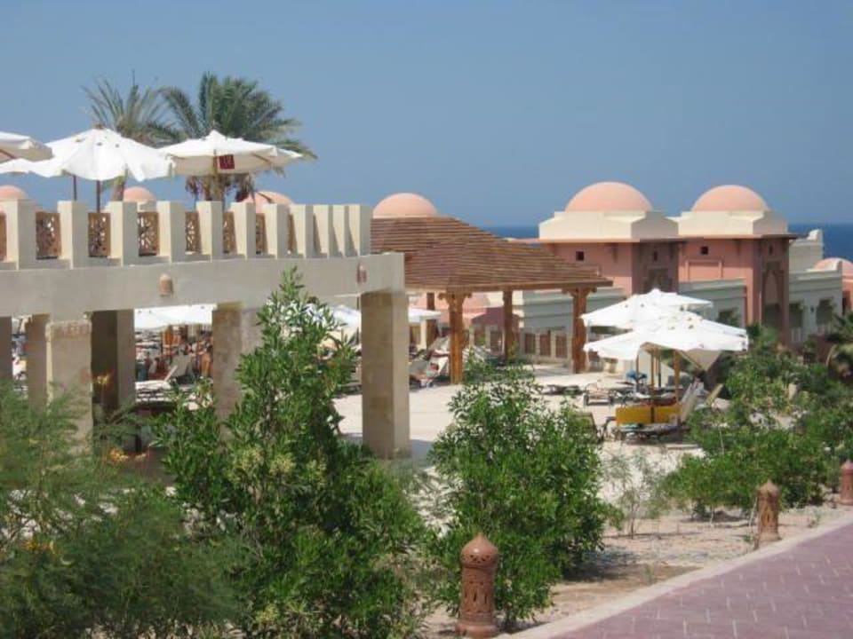 Teren hotelu Serenity Alpha Beach