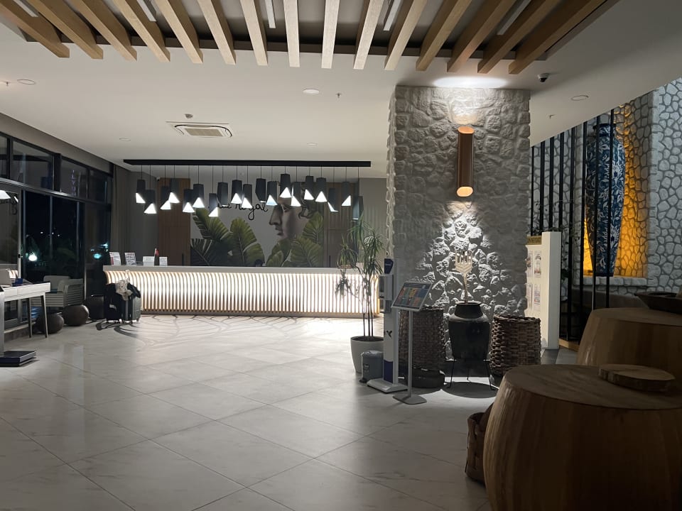 Lobby Side Royal Palace Hotel & Spa