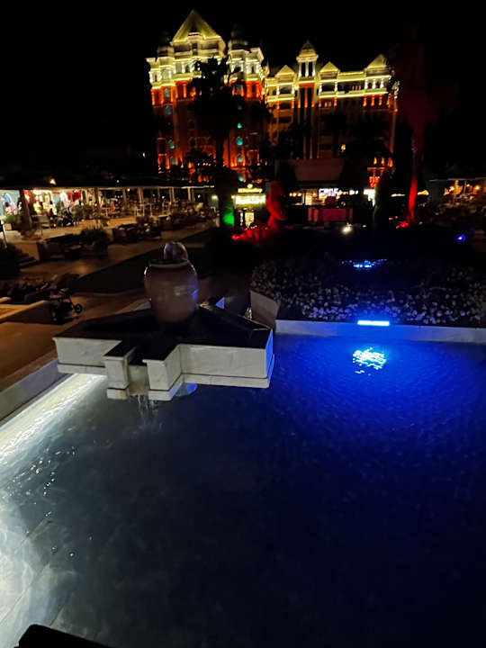 Pool Kamelya Aishen Club