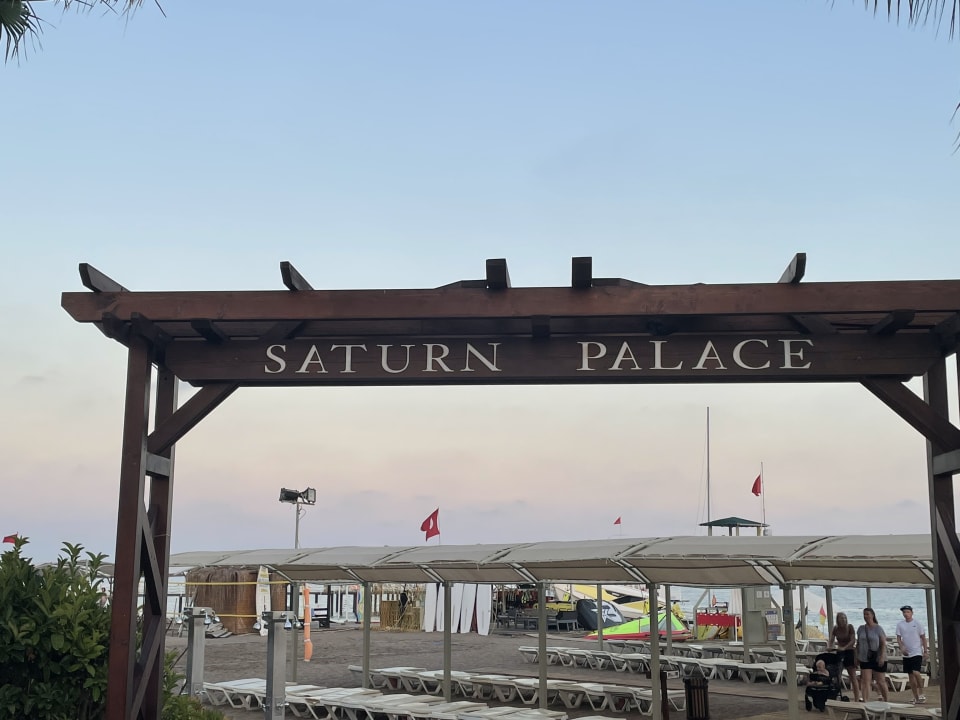 Strand Saturn Palace Resort Hotel