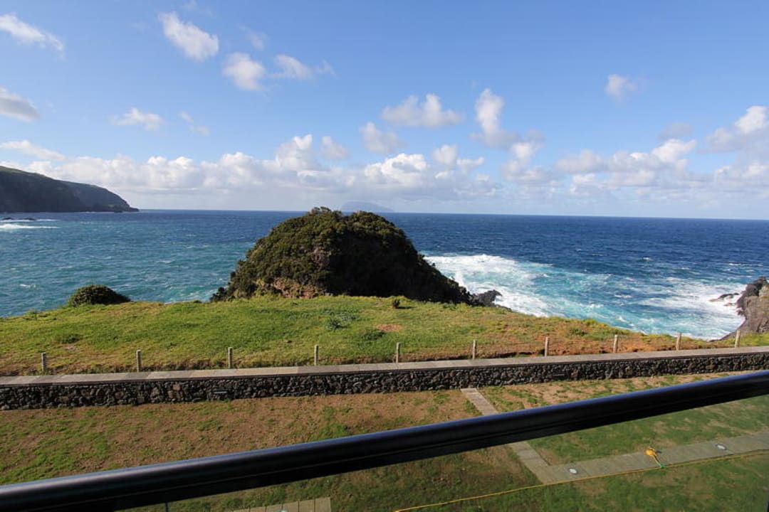 Sicht auf Corvo Hotel Inatel Flores