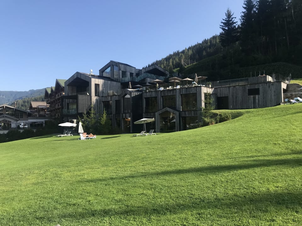 Außenansicht Naturhotel Forsthofgut