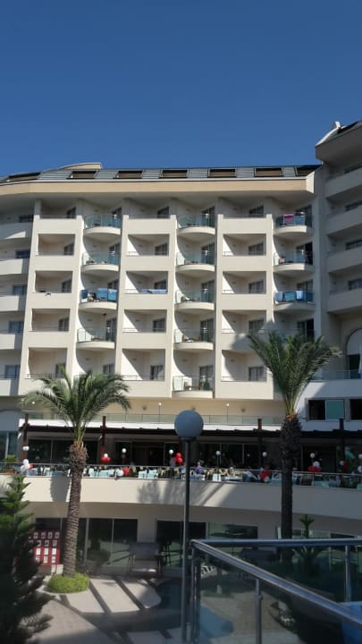 Hotel vom Pool aus Saphir Resort & Spa