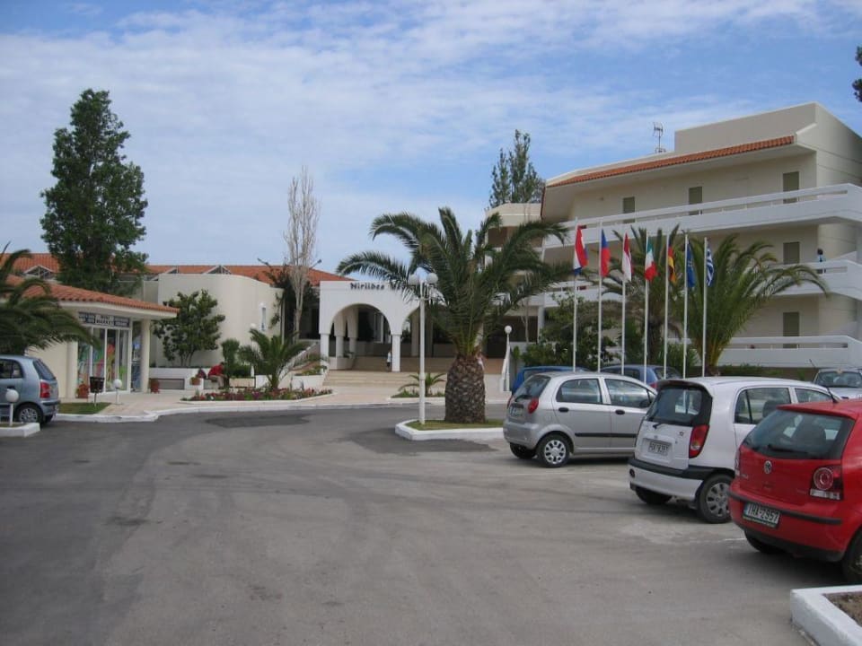 Hotelparkplatz Niriides Hotel