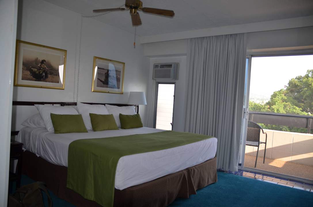 Zimmer / Kingsizebed Hotel Kona Seaside