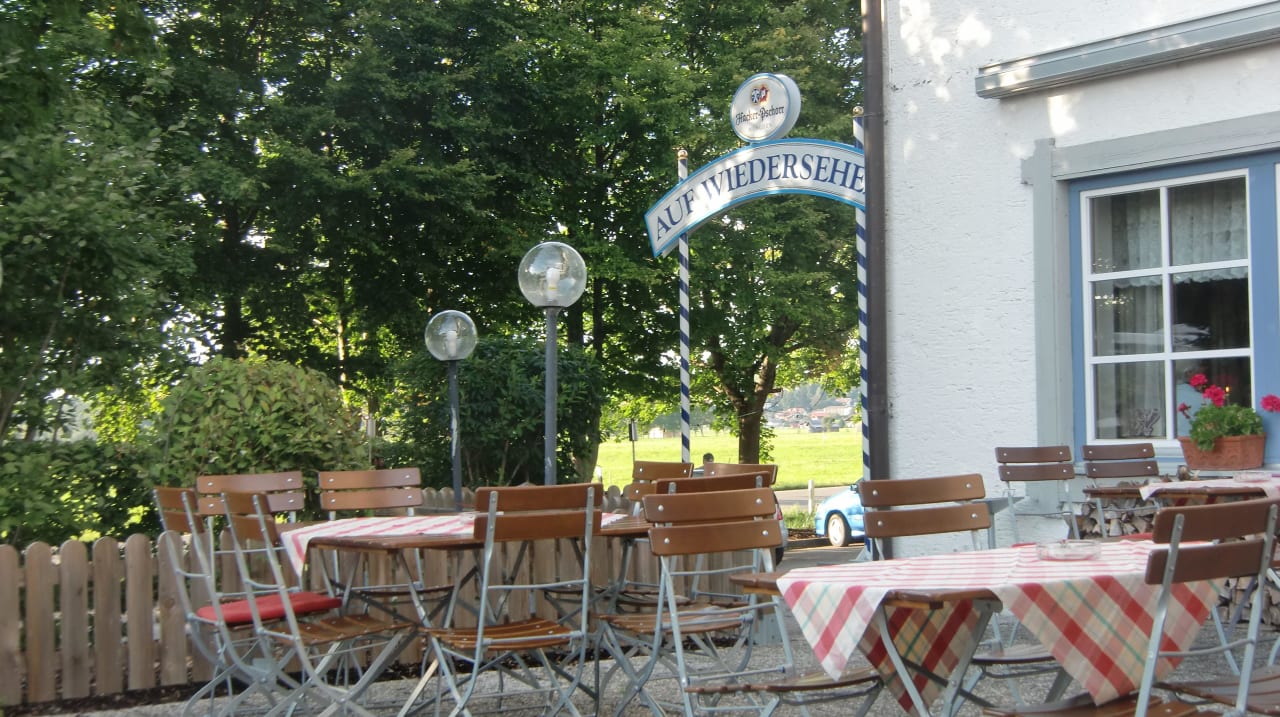 Gemütlicher Biergarten Hotel Bannwaldsee