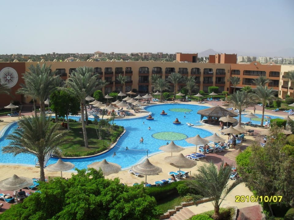 Basen glowny Hotel Nubian Village