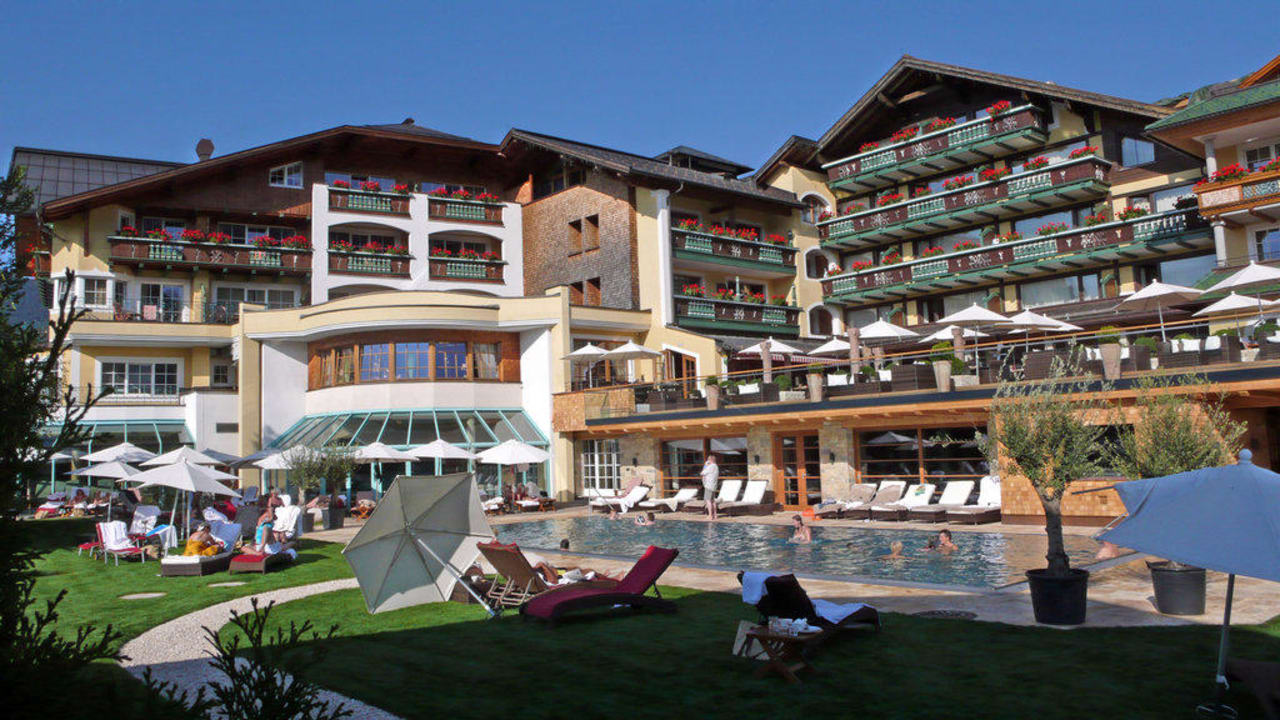 Neuer Außenpool seit 01.08.2009 Wellnesshotel Engel