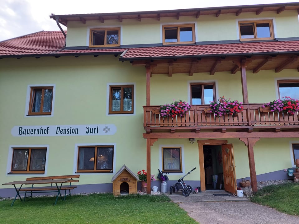 Außenansicht Bauernhof Pension Juri
