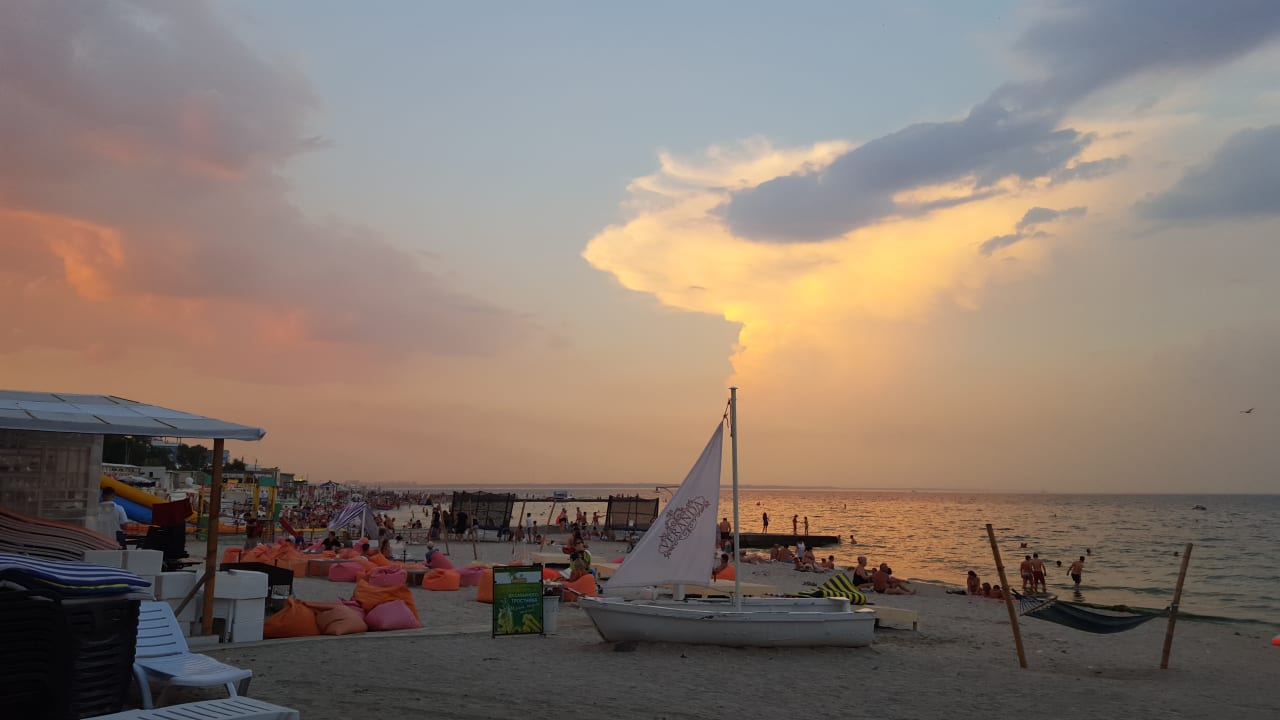 Strand vor dem Hotel Design Hotel Skopeli