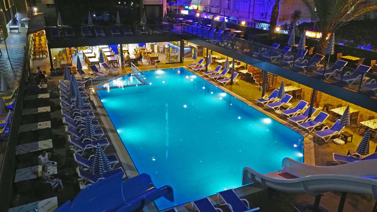 Pool Relax Beach Hotel