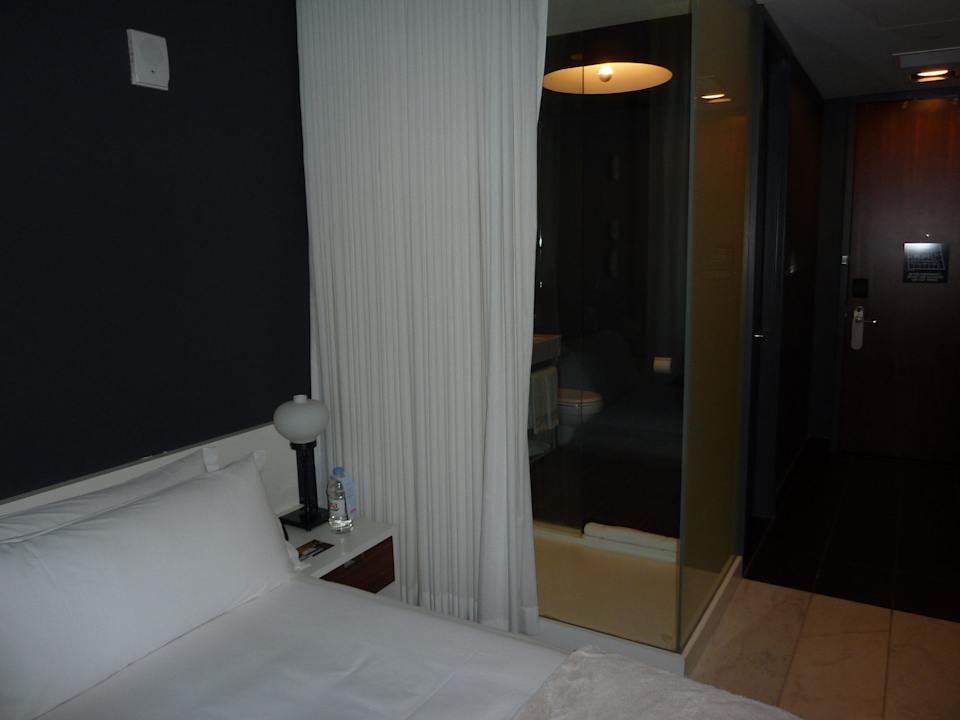 Blick vom Zimmer in die Dusche Hotel Ames, A Morgans Original