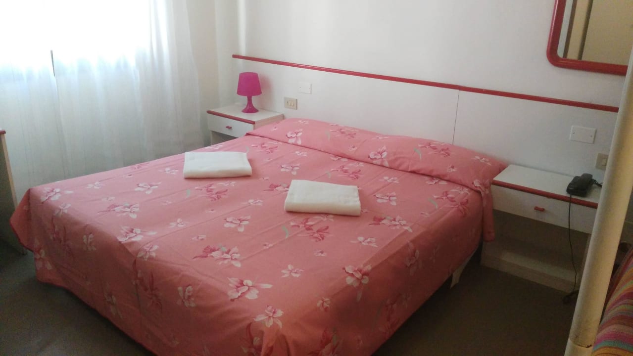 Camera Hotel Serenella