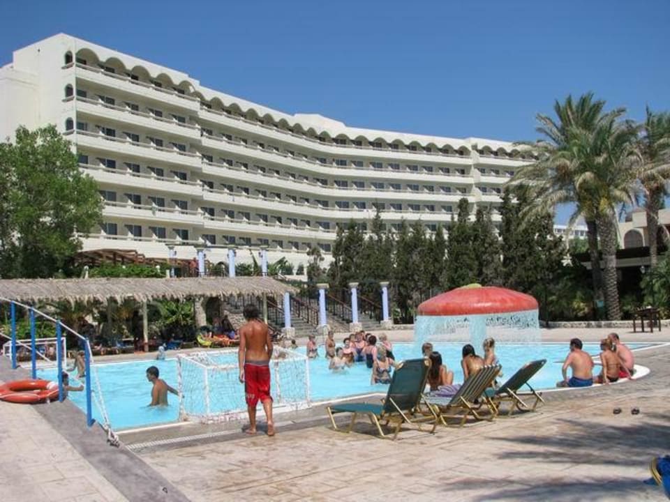 Pool mit Hotel Olympos Beach Hotel