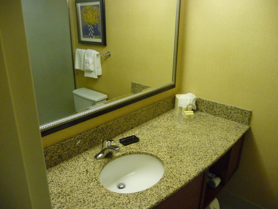 Badezimmer Hotel Courtyard by Marriott Akron Stow